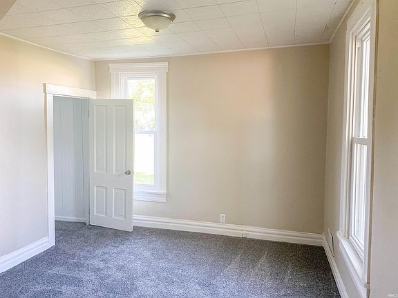 5th image of 607 N Portland St