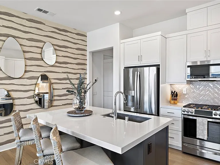 896 Sunrise Rd — Photo 13