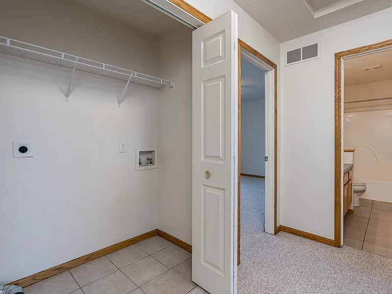 637 S Aspen Ct — Photo 18