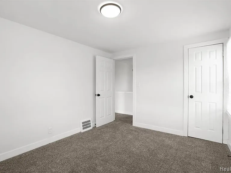 15829 Minock St — Photo 22