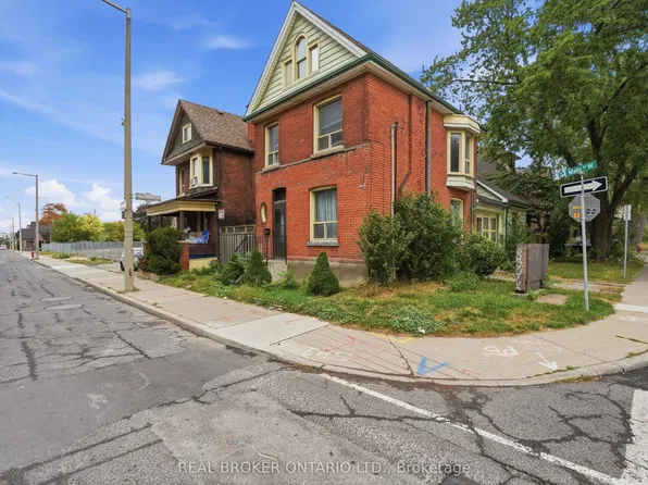 418 Main St W, Hamilton, ON L8P 1K6