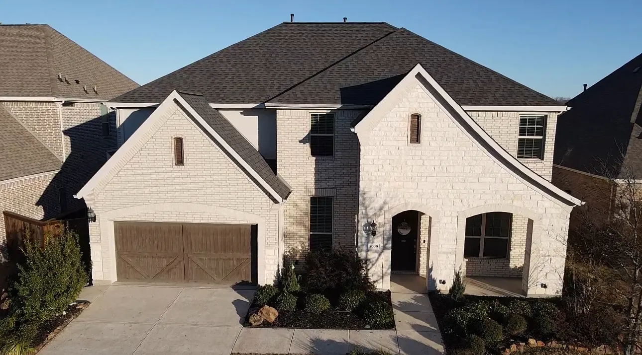 5 bed, 3.5 bath, 4127 sqft, $4,350 — Photo 2