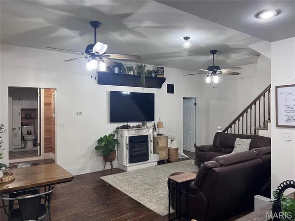 214 W Mary St, Jackson, MO 63755
