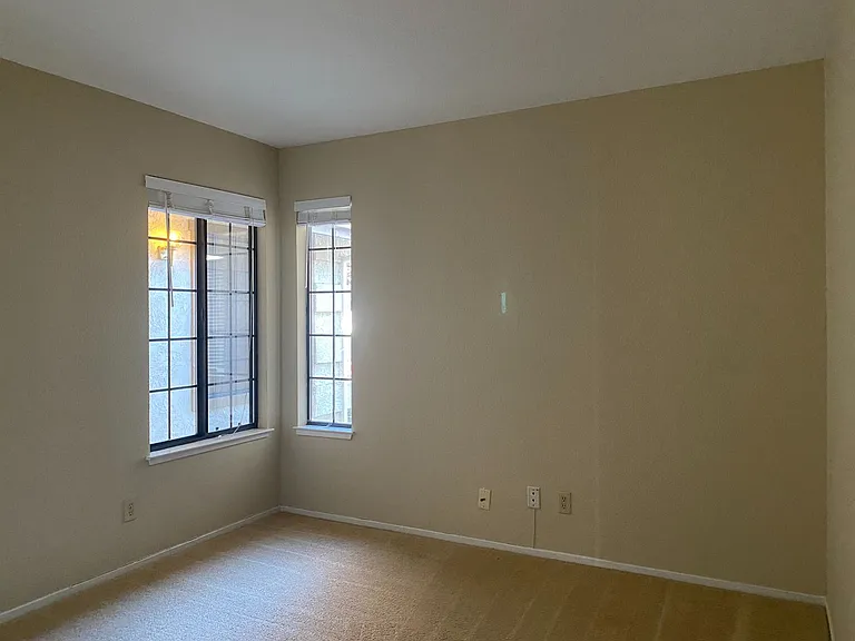 1445 Drolette Way — Photo 15