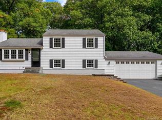 70 Knollwood Rd, Farmington, CT 06032