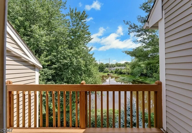 35 Reagan Way — Photo 19