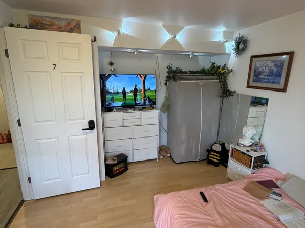 2914 Sunset Dr W, University Place, WA 98466