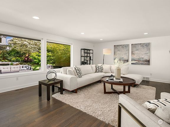 5th image of 7728 Forest Drive NE