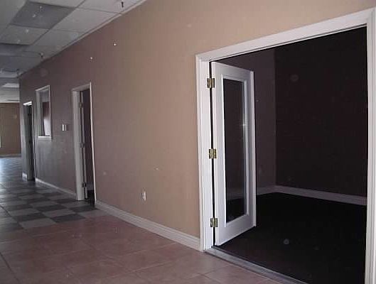 5th image of 3829 Railroad Ave