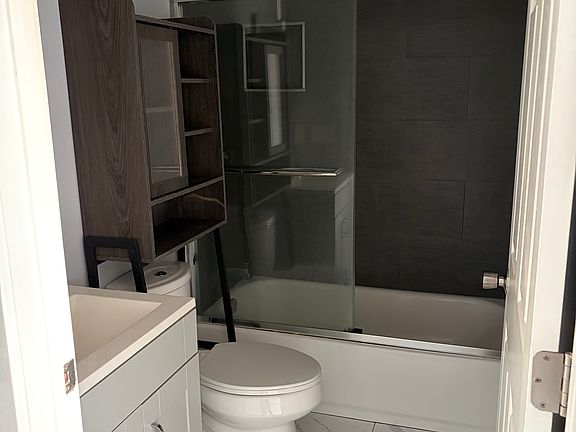 5th image of 8216 Encino Ave