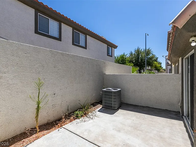 199 Oro Canyon St — Photo 32