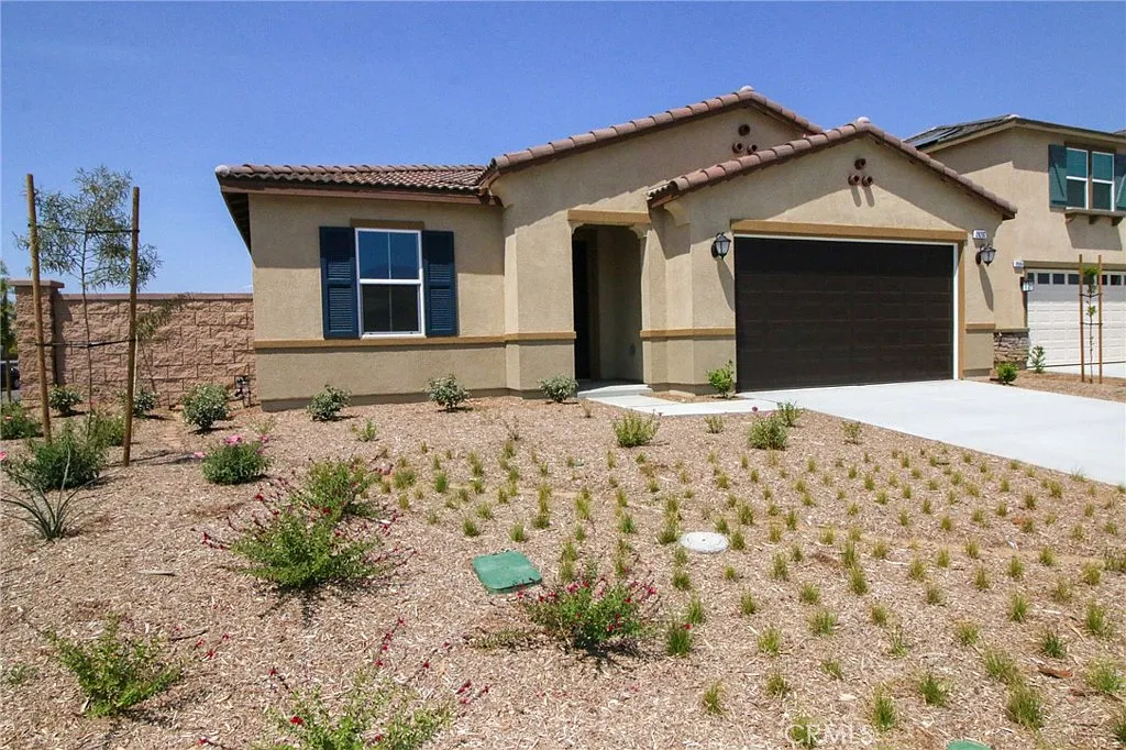 4 bed, 2355 sqft, $3,295 — Photo 1