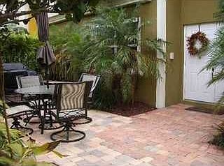 1st image of 722 SE 12th Ct