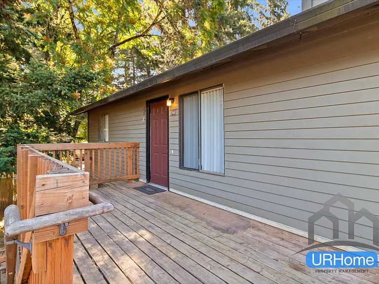 400 SE 169th Ave — Photo 30