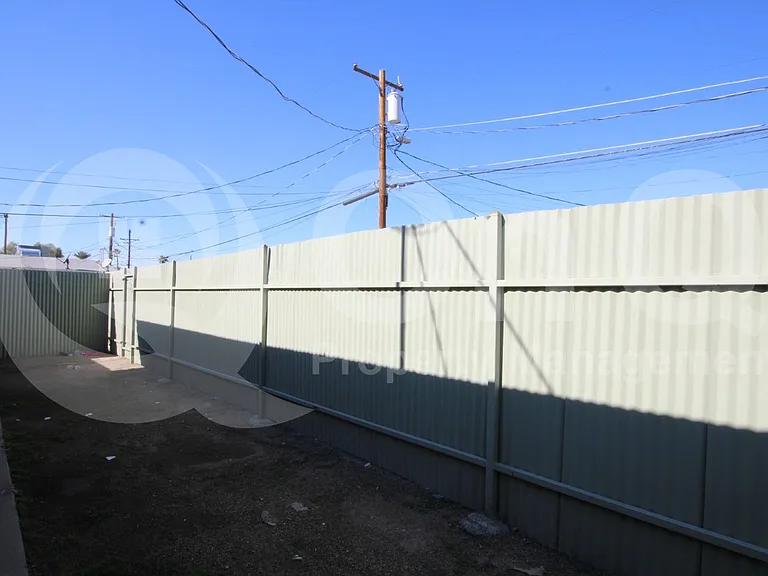 2202 W Devonshire Ave #4 — Photo 14