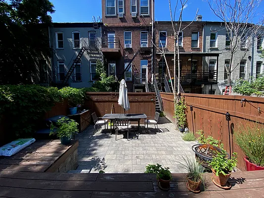 Rented by Dream Space Realty | media 23