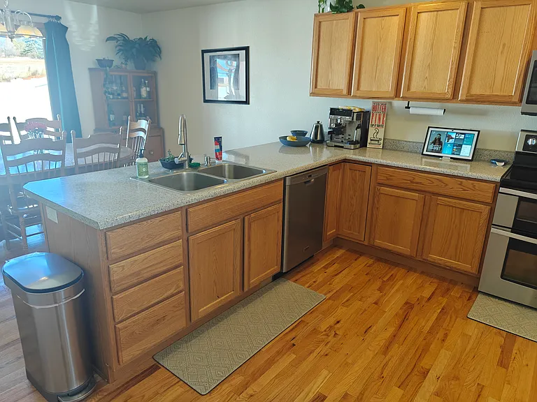 1429 Thaxton Ct — Photo 7