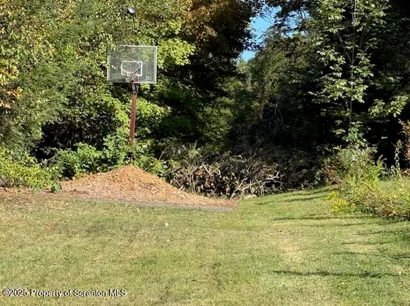 Roaring Brk, Moscow, PA 18444