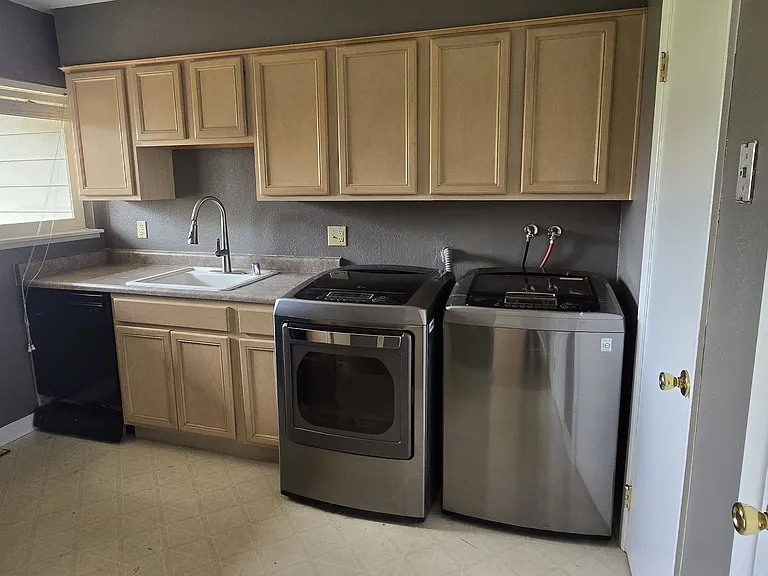 8047 Wolff St #B — Photo 13