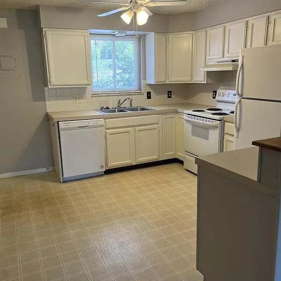 1404 Caddoa Dr — Photo 3