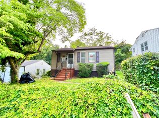 712 4th St, Martinsville, VA 24112