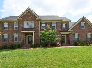 720 Ridgelake Dr, Matthews, NC 28104