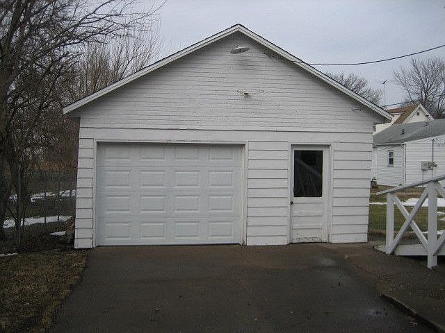 2nd image of 1056 E 5th Ave