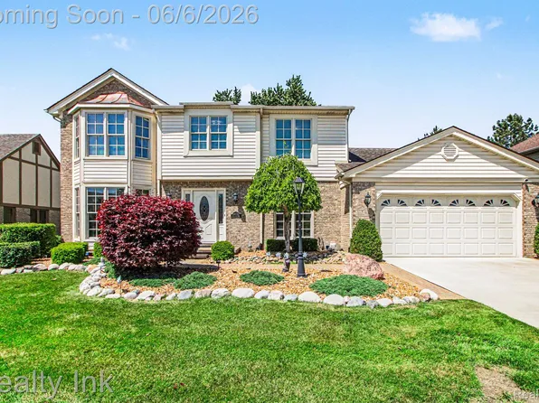 18535 Queensbury Dr, Livonia, MI 48152