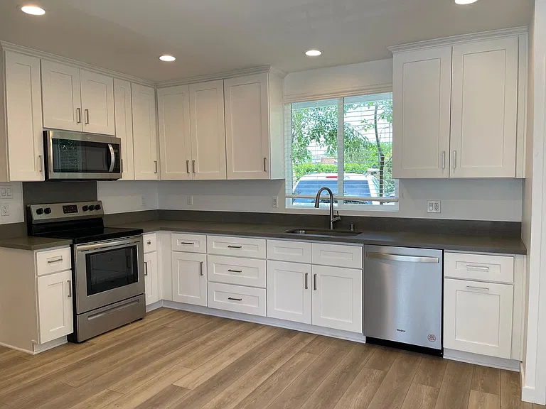 6650 Jumilla Ave — Photo 3