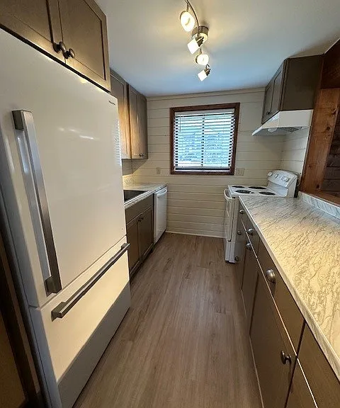 890 Weiss Dr #1-A — Photo 2