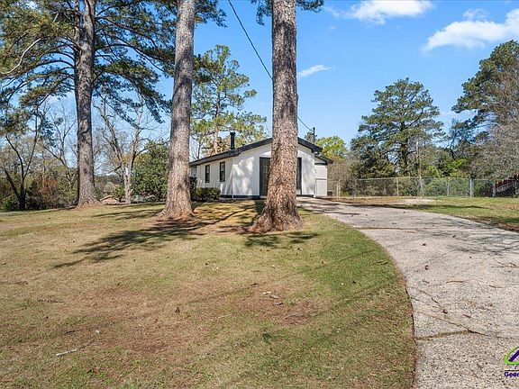 3rd image of 1024 Normandy Rd