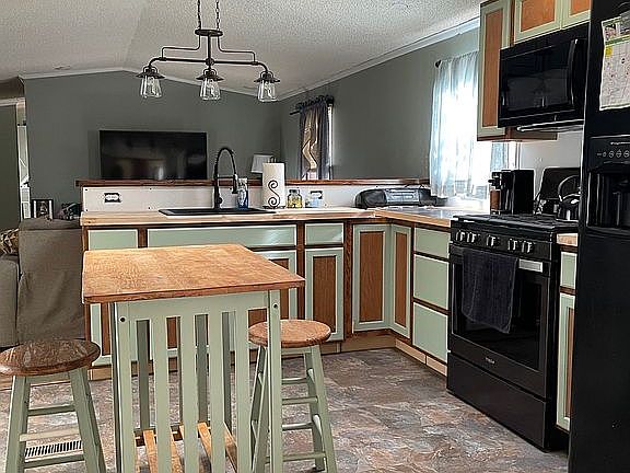 4th image of 443 S 6th Ave #123