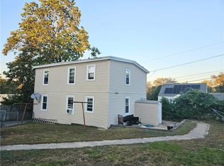 35 Oriole Ave, West Warwick, RI 02893