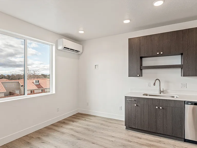 Shadow Ridge Apartments — Photo 54