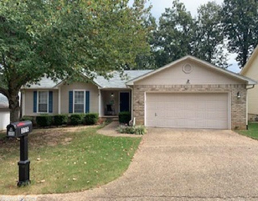1st image of 305 Shadow View Dr