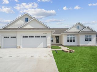 4419 Granite Ridge Rd, Cedar Falls, IA 50613