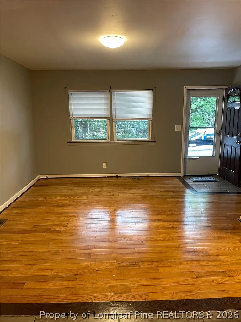 2 bed, 1.0 bath, 828 sqft, $1,200 — Photo 2