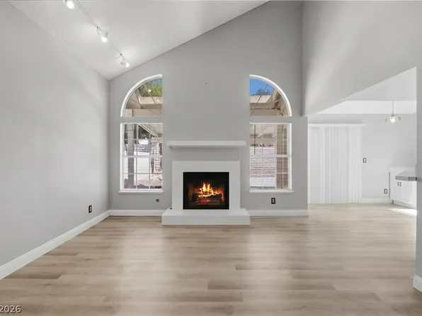 8912 Surf View Dr, Las Vegas, NV 89117