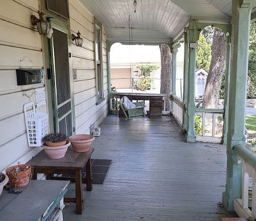 3rd image of 209 Carlton Ave