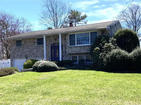 5 Muller Drive, New City, NY 10956