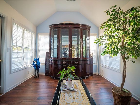 5th image of 858 Parc River Blvd