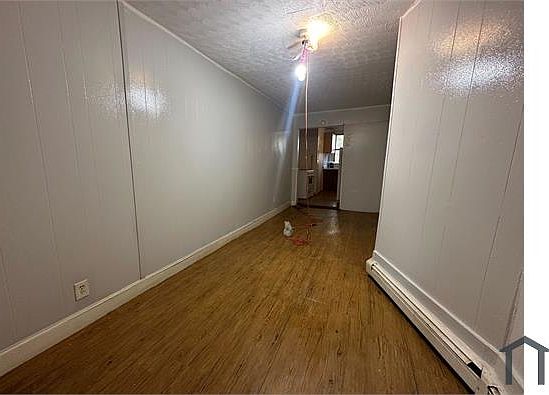 3rd image of 20 Seymour St APT 1R