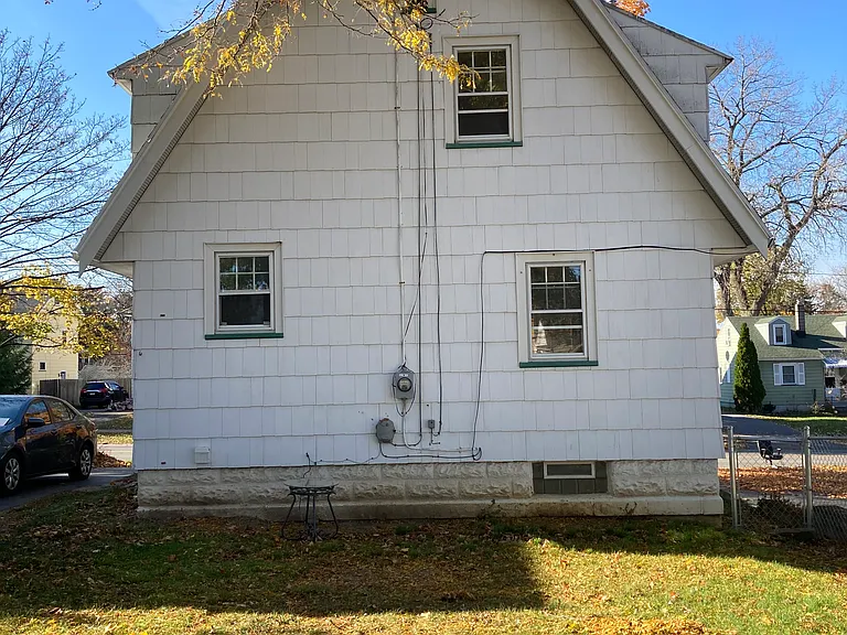 128 Bonesteel St — Photo 2
