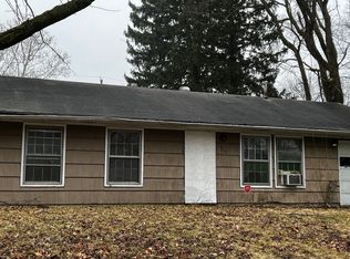 1712 Garden Hills Dr, Champaign, IL 61821