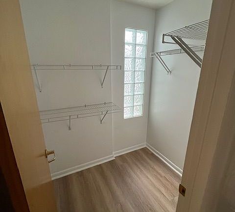 2nd image of 907 Caroline St #9