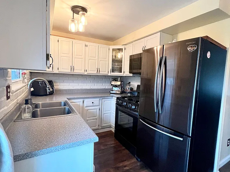 6841 Stonehurst Dr — Photo 5