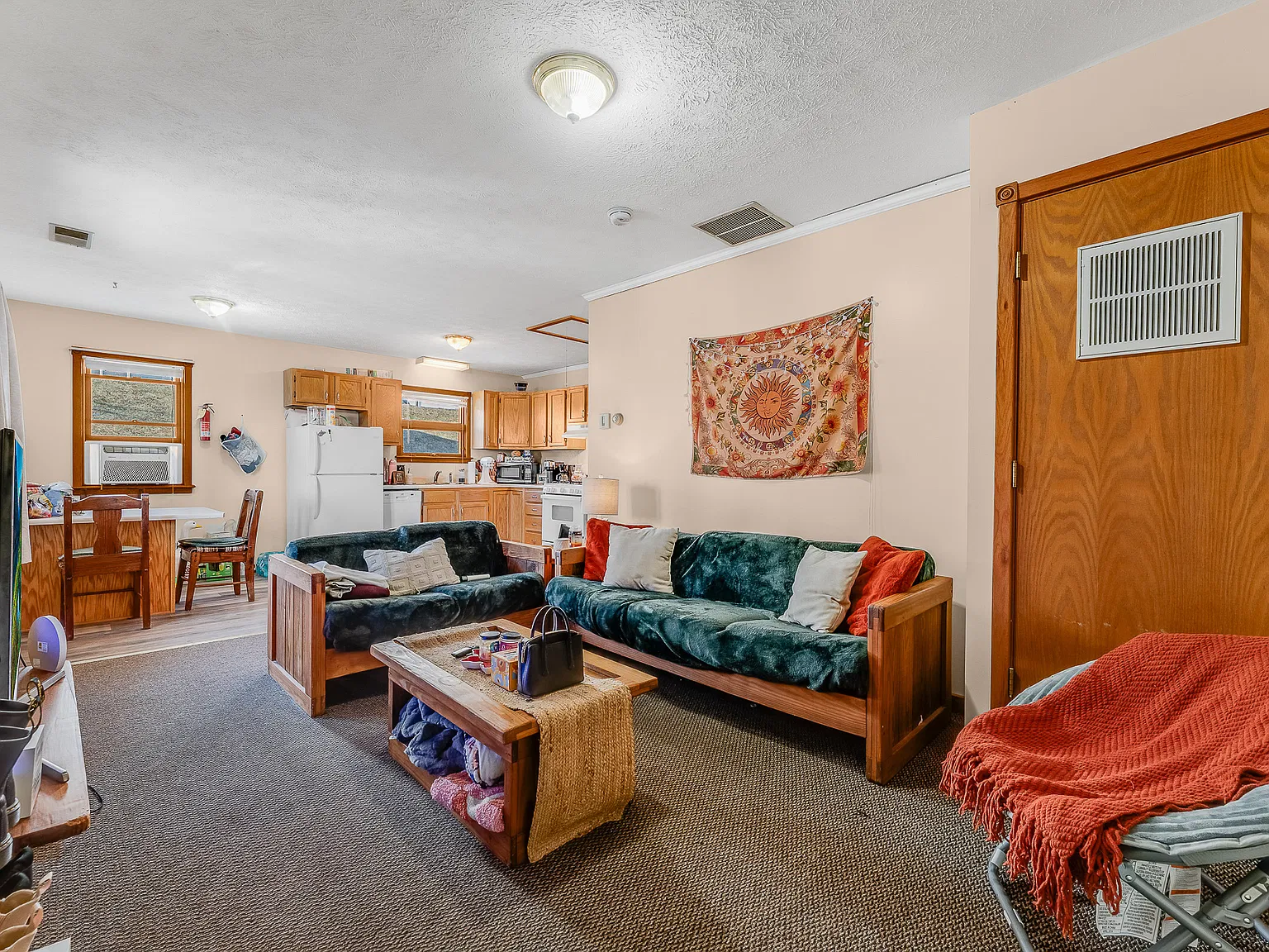 2 bed, 825 sqft, $1,250 — Photo 4