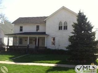 506 N Calhoun St, Lapeer, MI 48446