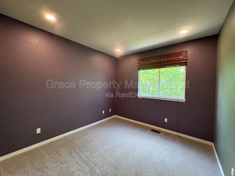 1730 S Poplar St — Photo 21