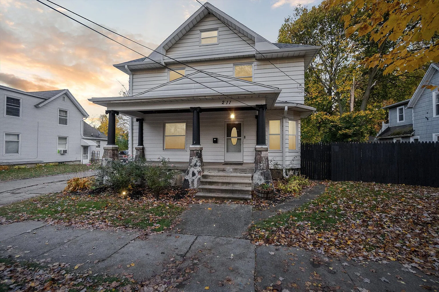 211 Orange St photo 1